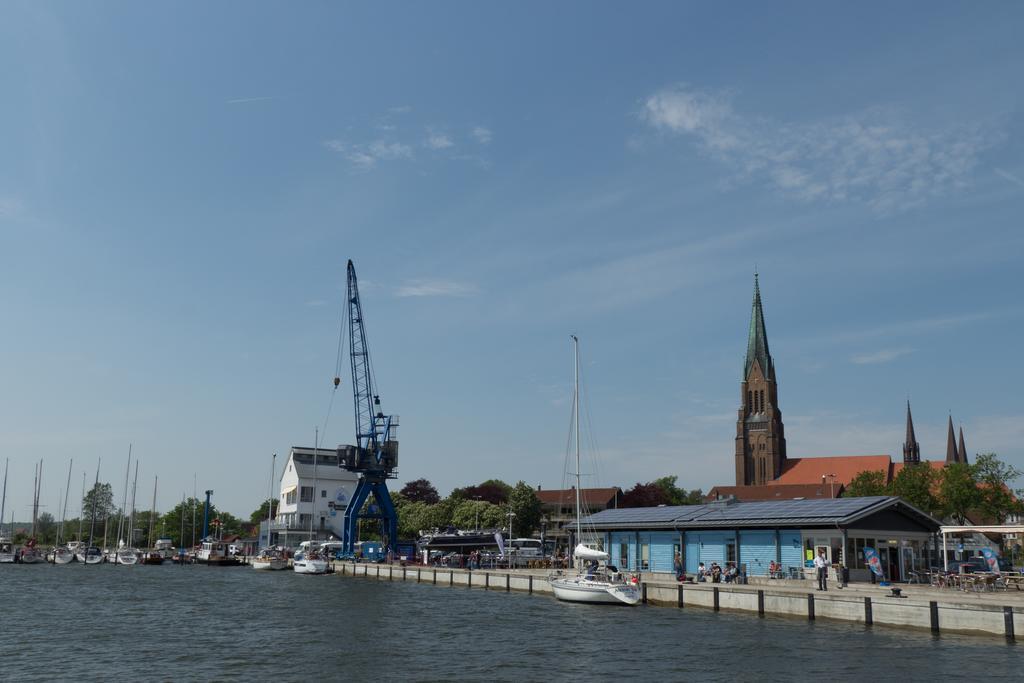 Hotel Bed & Breakfast Am Dom Schleswig Exteriör bild